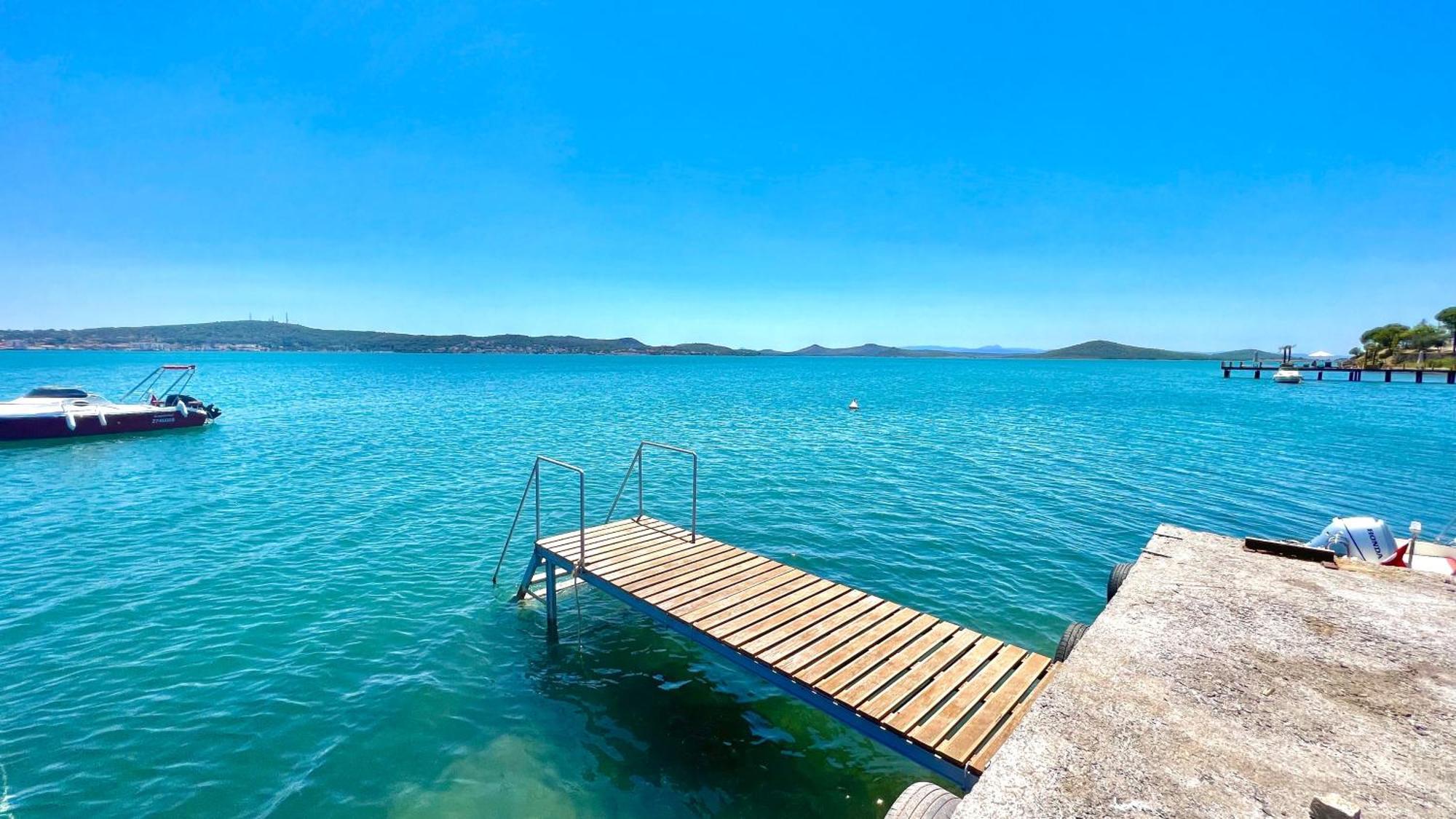 Select Cunda Guest House - Sea View Room With Private Veranda In Cunda Island Айвалык Экстерьер фото